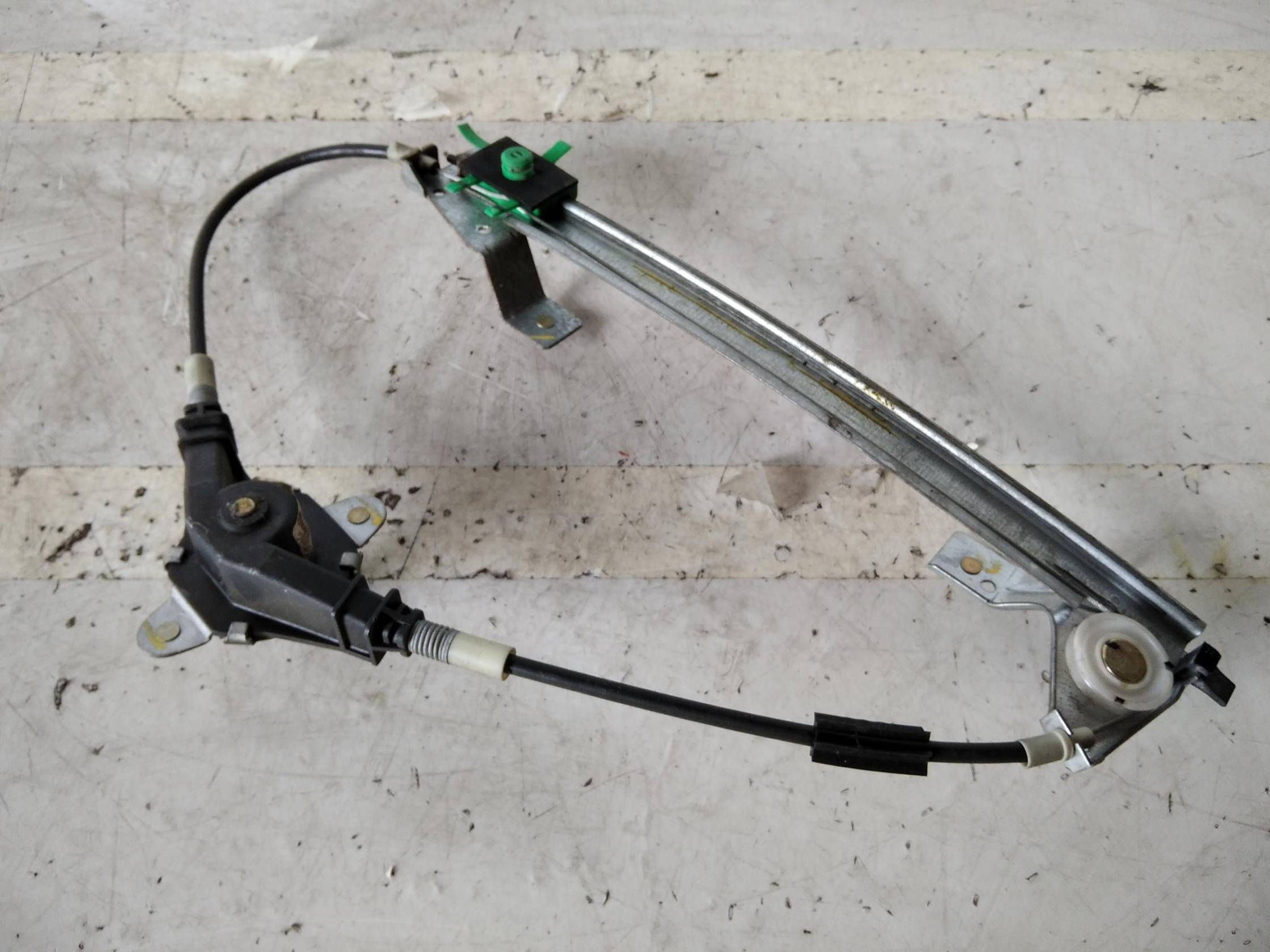 Alzacristallo porta post. dx.